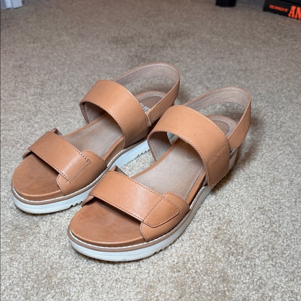 Eileen Fisher Kale Sandals